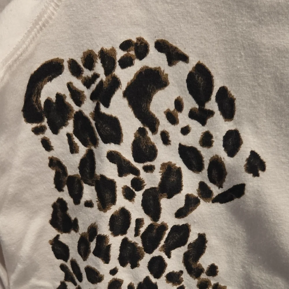 Chico's White Long Sleeve Womens Tee with Leopard Design - Picture 4 of 9